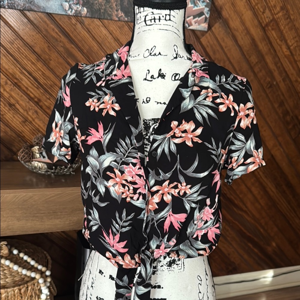 H&M Floral Black Button-Up‎ Women's Top